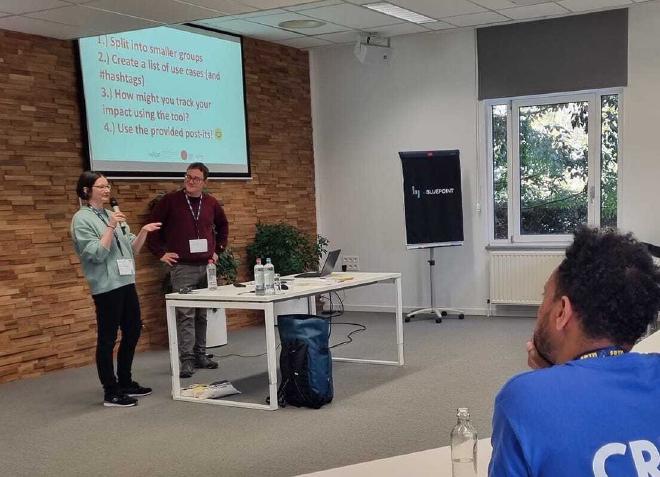 Me leading the workshop part of the talk. 😊
